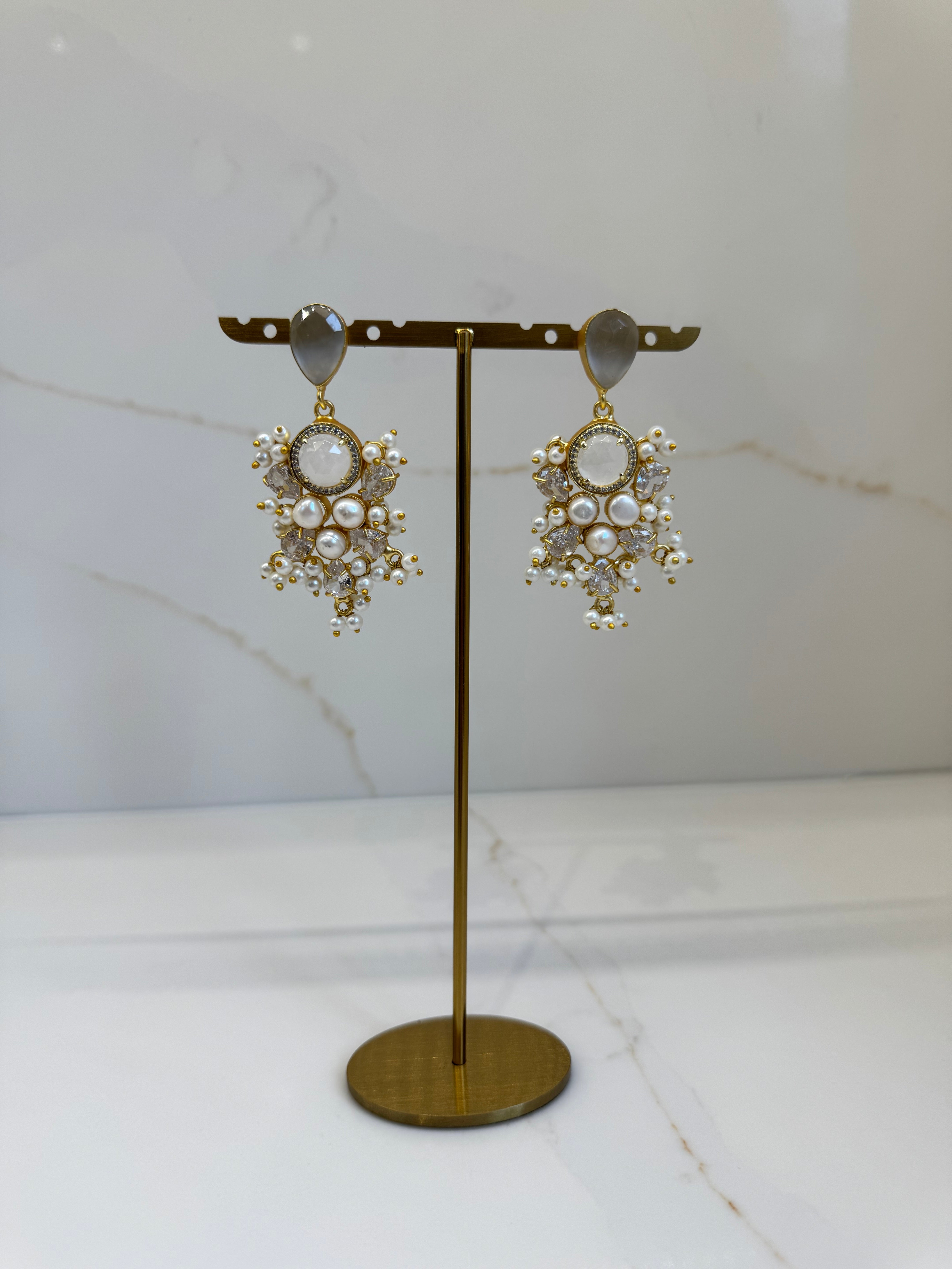 Lumière Pearl drop earrings