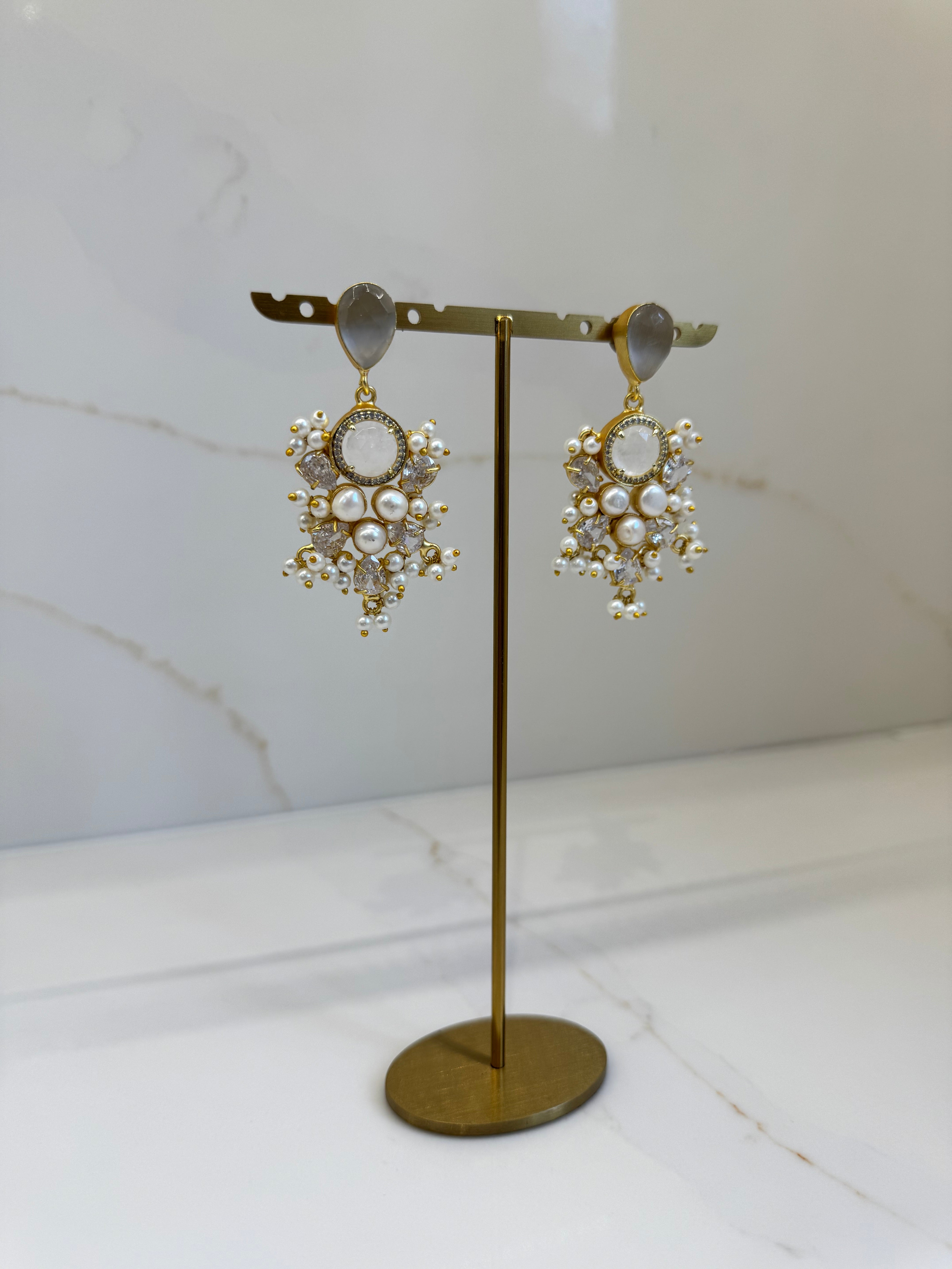 Lumière Pearl drop earrings